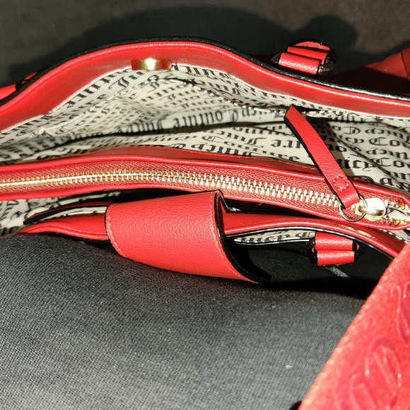 Juicy Couture Red Tote Bag with Structured Design and Leather-like Material - Picture 9 of 11